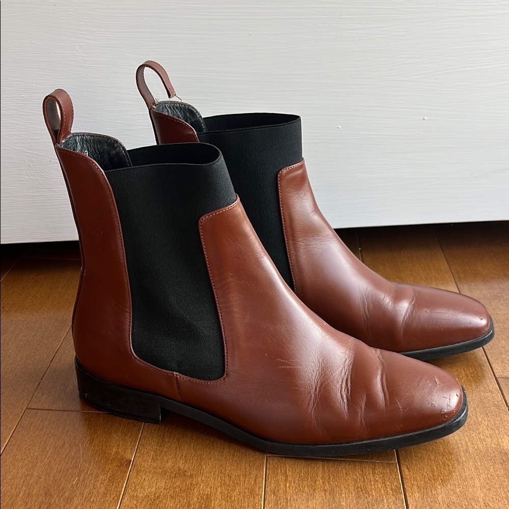 Everlane Leather Chelsea Boots